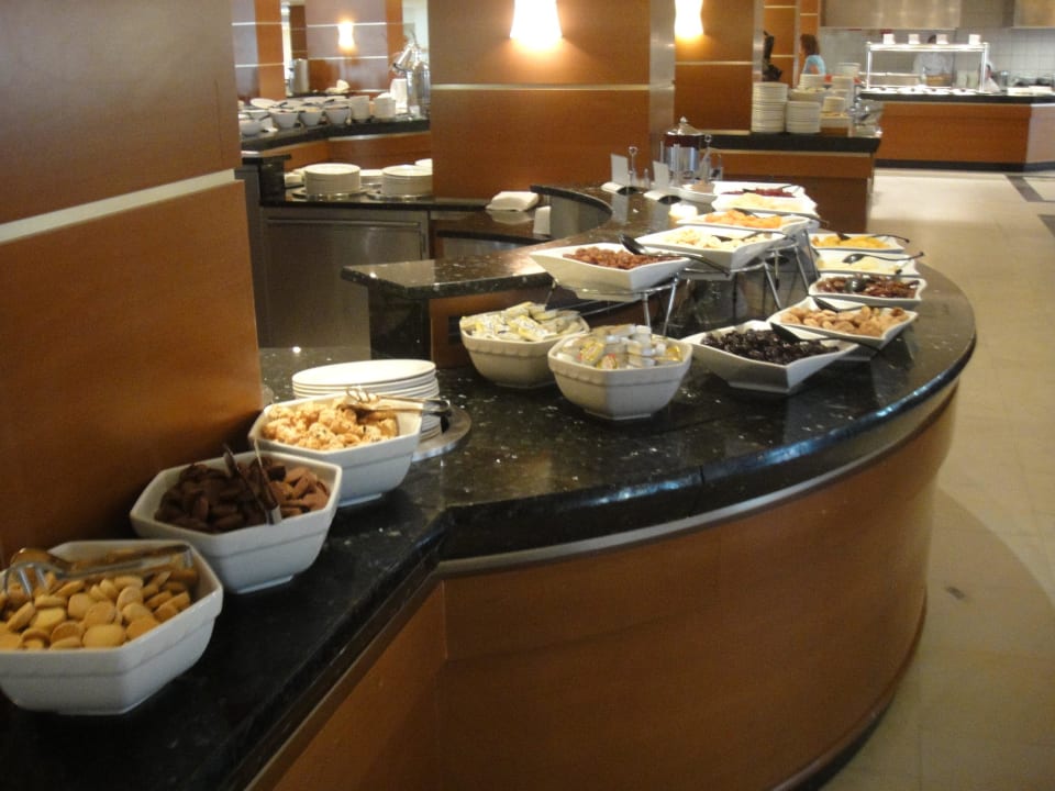 Buffet vom Hauptrestaurant Neptune Luxury Resort