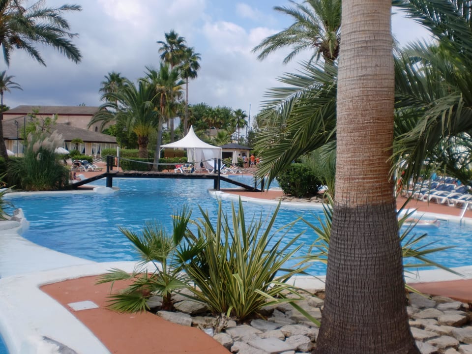 Der große Pool Garden Saladina