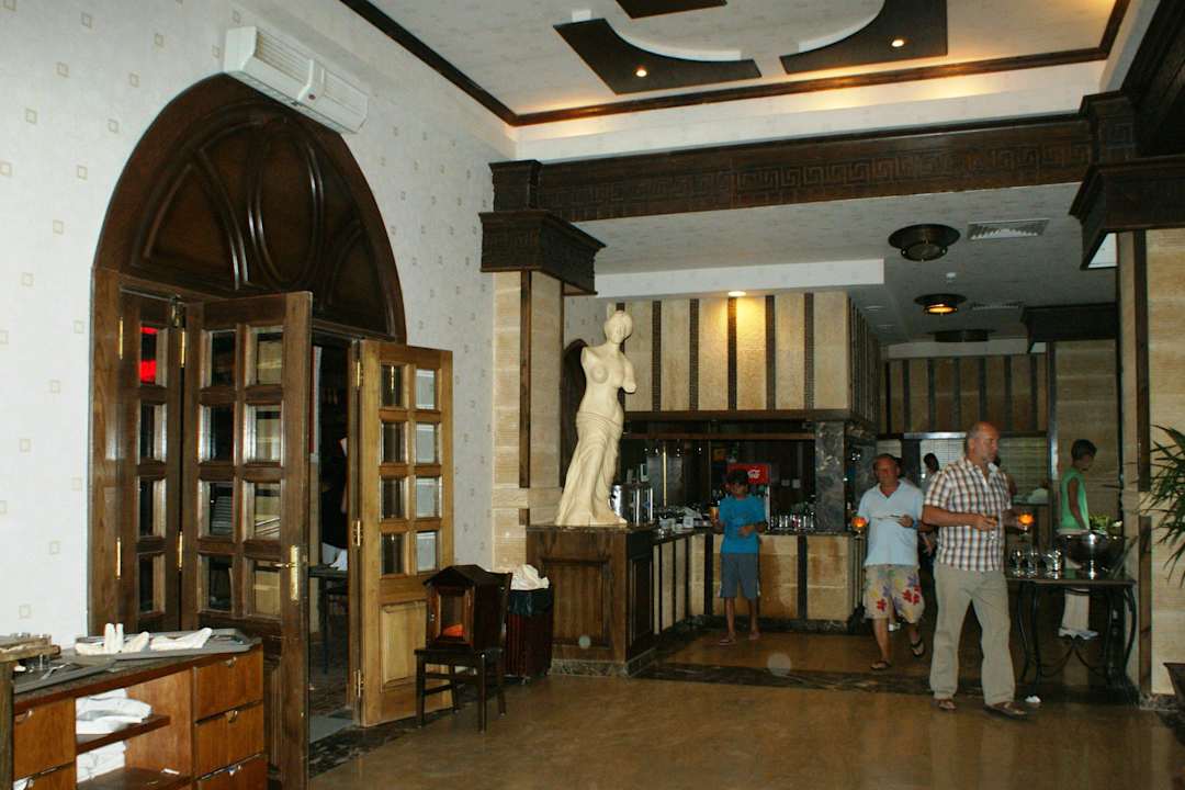 Italiener Pickalbatros Alf Leila Wa Leila Resort - Neverland Hurghada