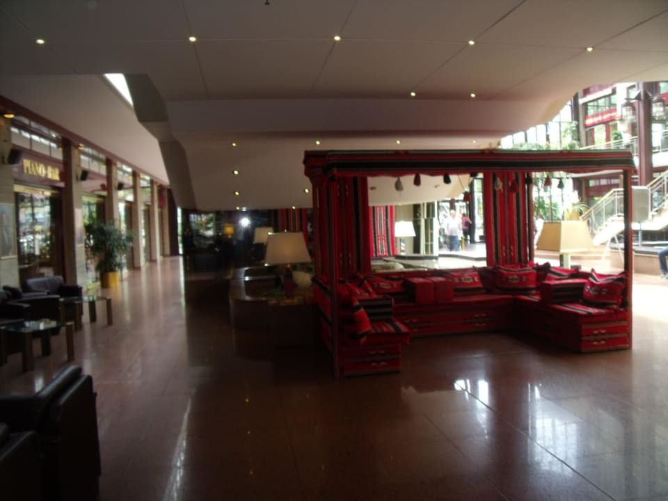 Gemütliche Sitzecke in der Lobby Maritim Hotel Köln