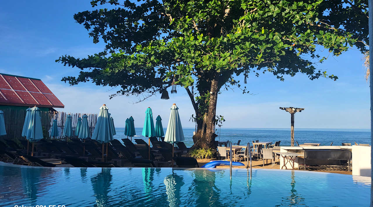 Pool Ocean Breeze Resort