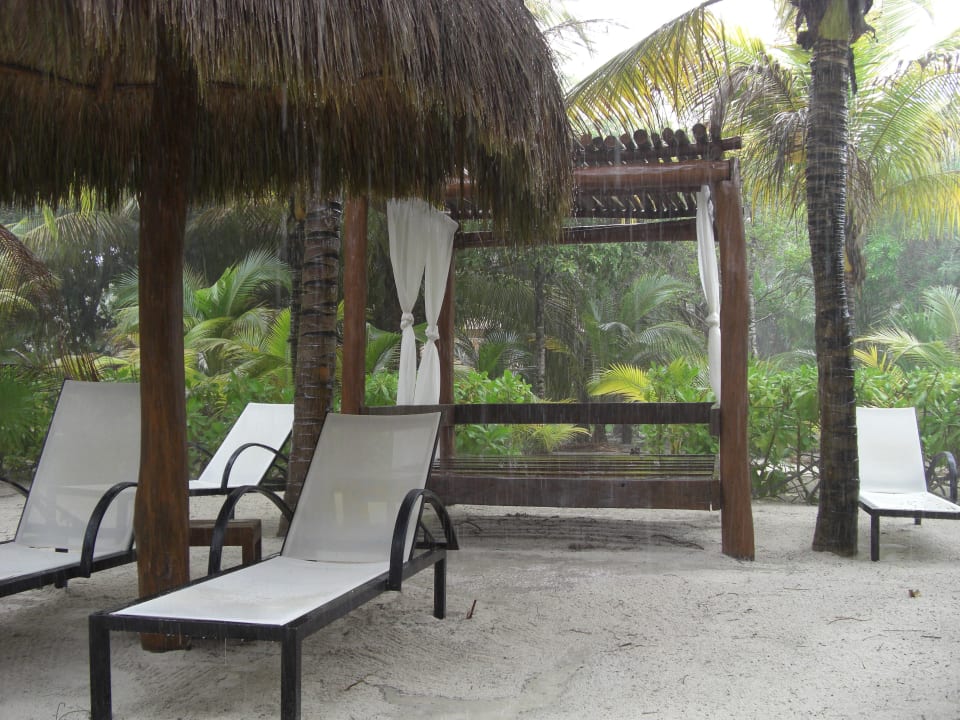 Royalstrand bei Regen TRS Yucatan Hotel - Adults only