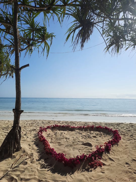 Strand Neptune Pwani Beach Resort & Spa