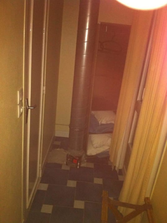 Das angeblich tolle Zimmer Hotel de Bellevue Paris Gare du Nord