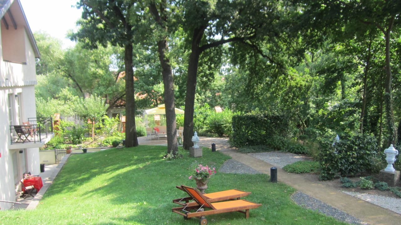 "Ruhezone im Garten" Hotel Villa Monte Vino (Potsdam