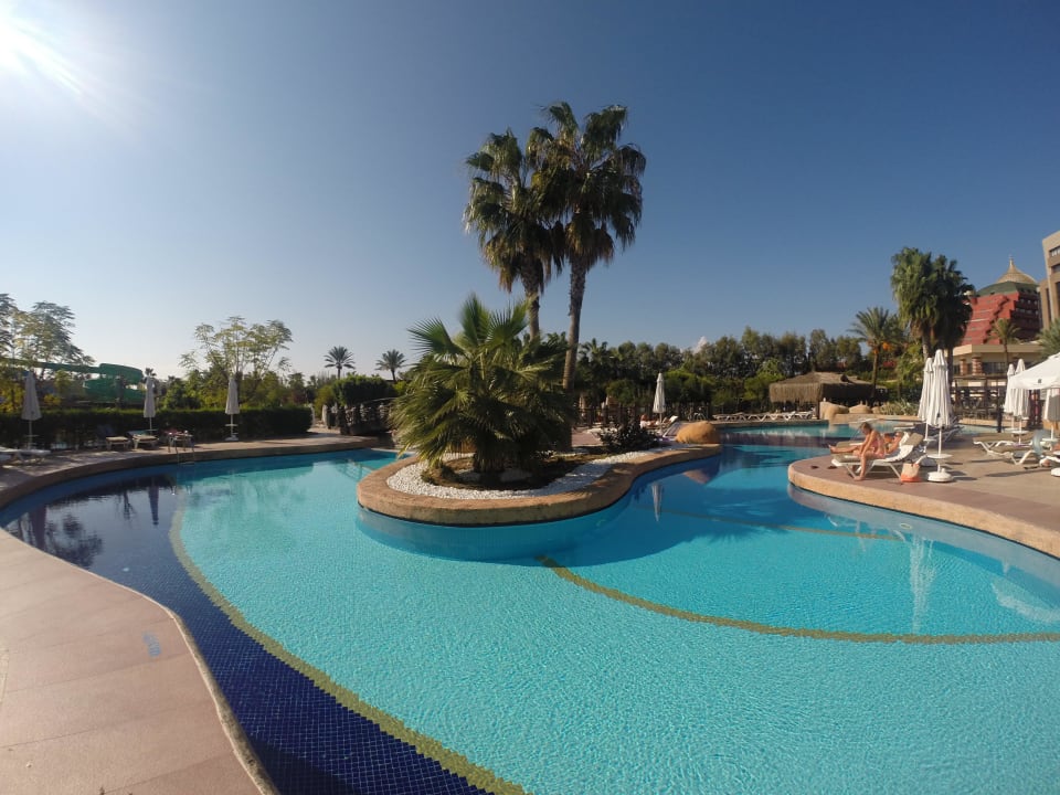 Einer von 6 Pools aber keiner geheizt! Fame Residence Lara & Spa