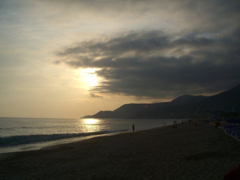 Sonnenuntergang am Strand Hotel Kleopatra Bebek