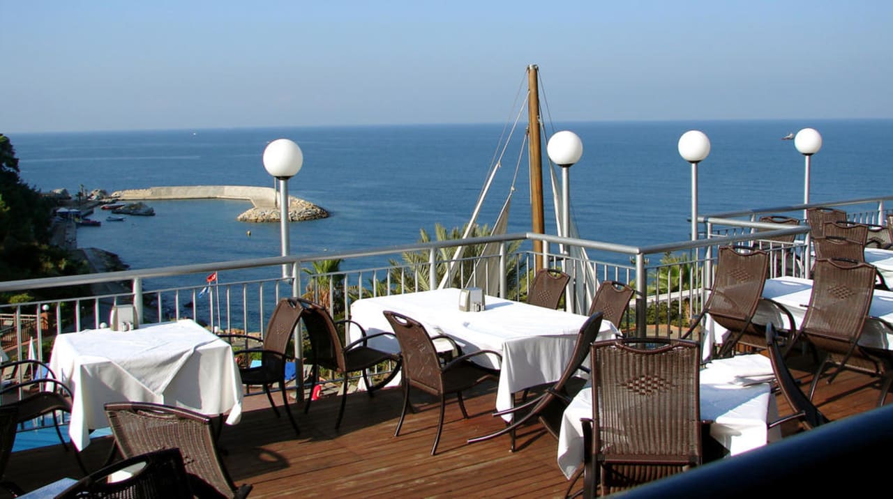 Vue partielle resto Hotel Pine Bay Holiday Resort