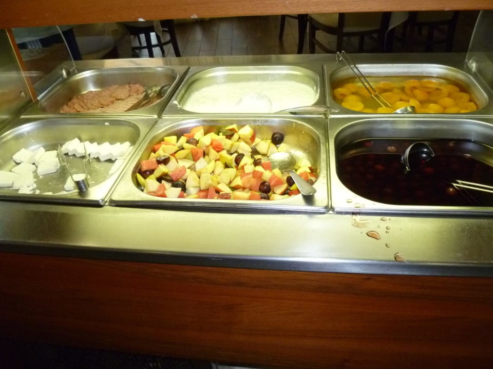 Kalte und warme Speisen Hotel Bilyana Beach