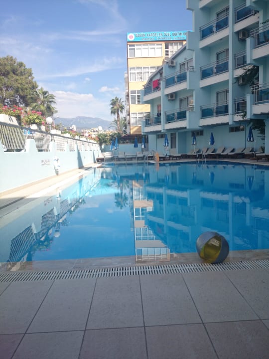 Sehr gut Blue Diamond Alya