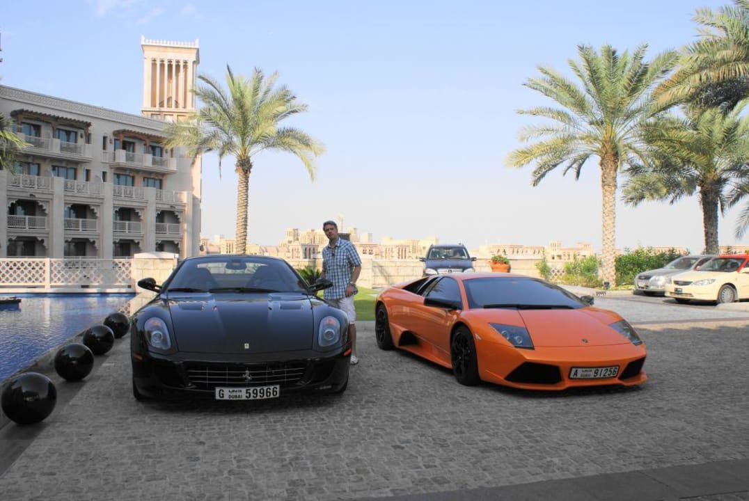 Fahrzeuge  Jumeirah Mina A'Salam