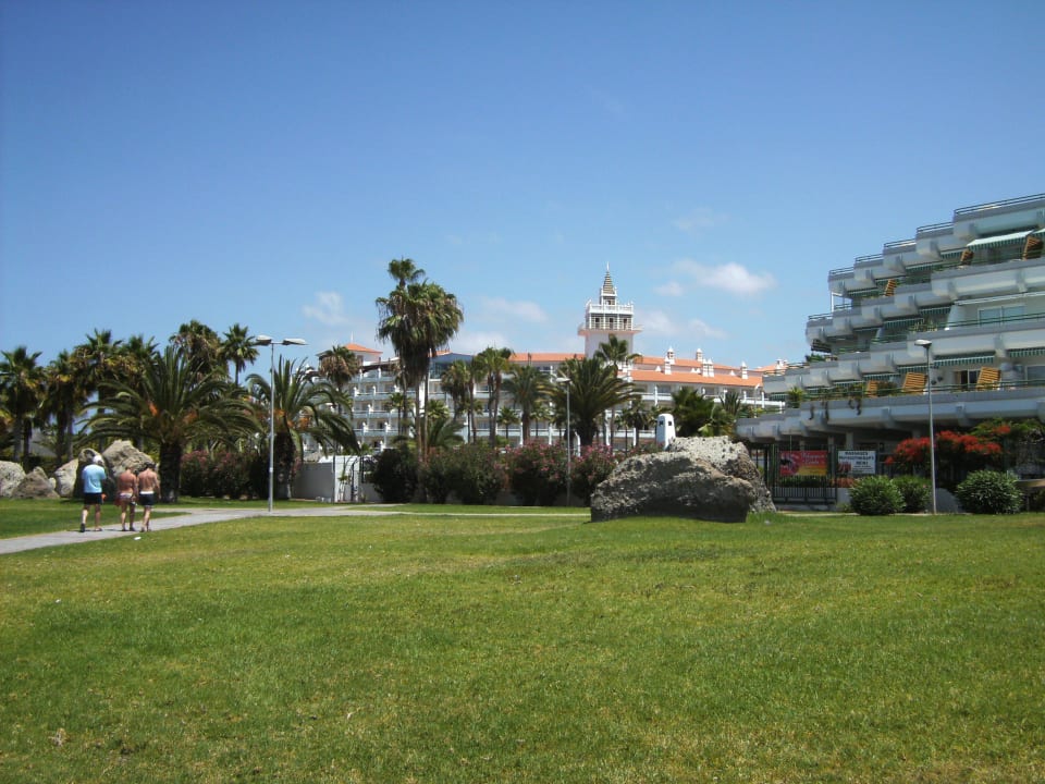 Von der Promenade aufgenommen Hotel Riu Palace Tenerife