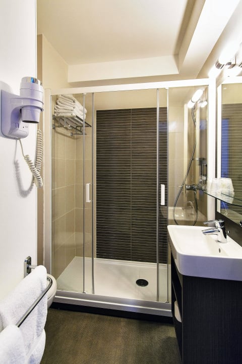 Salle de bain douche Forme-hotel & Spa Montpellier Sud-Est - Parc Expositions - Arena