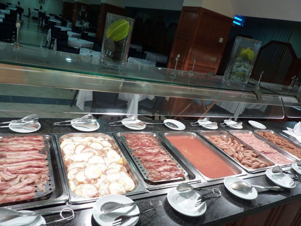 Büffet optisch gut, Essen gut BLUESEA Lagos de Cesar