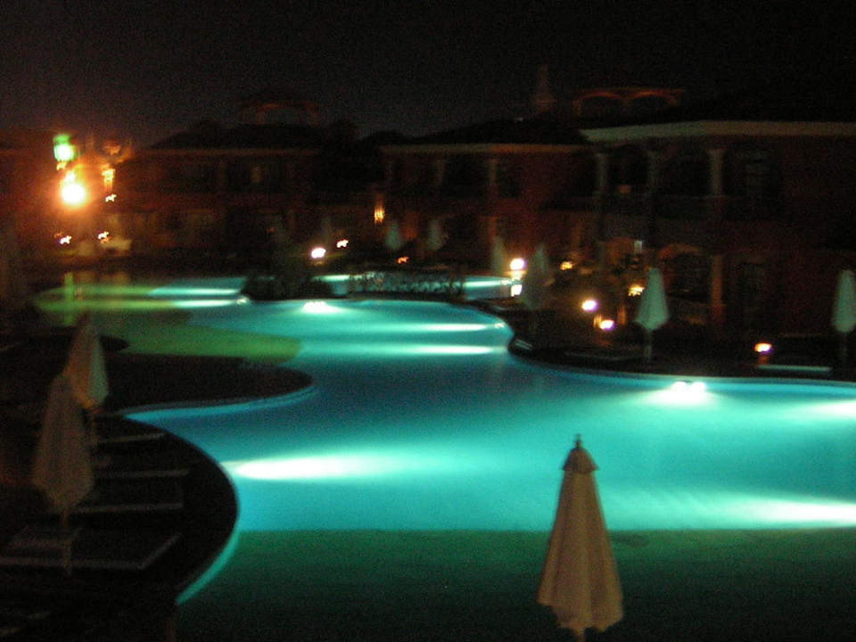 Bei Nacht Pickalbatros Alf Leila Wa Leila Resort - Neverland Hurghada