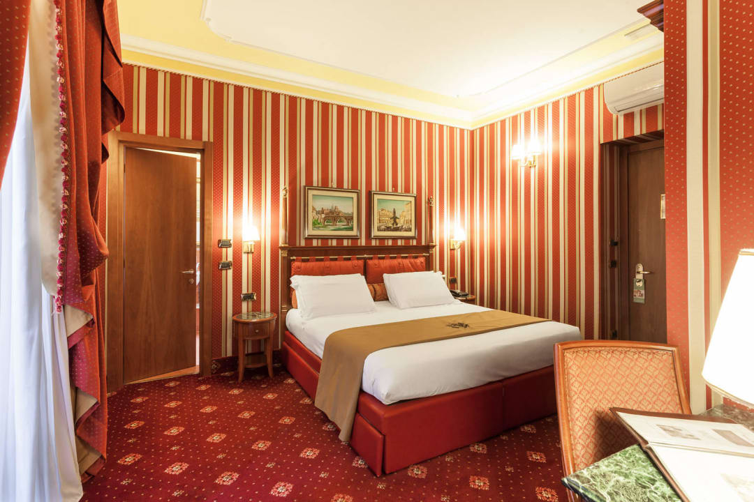 Deluxe Double or Twin Room Hotel Manfredi Suite in Rome