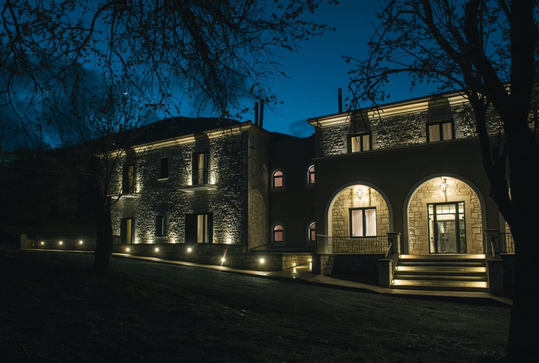 Levidi Suites by night Levidi Suites