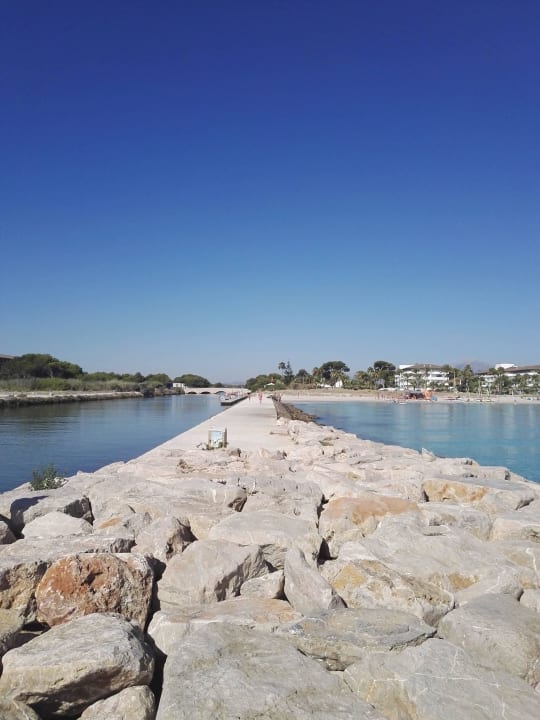 Spaziergang am Strand  Iberostar Waves Playa de Muro