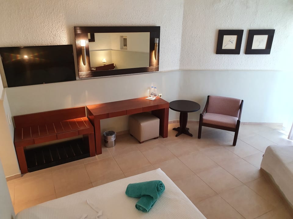 Zimmer Apollonia Beach Resort & Spa