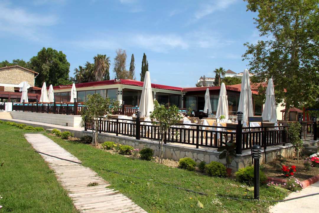 Blick auf das Restaurant Hotel Sirma