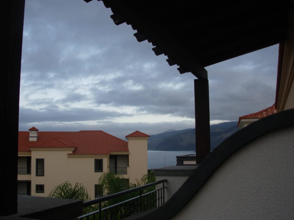 Widok z balkonu pokoju Dreams Madeira Resort & Spa