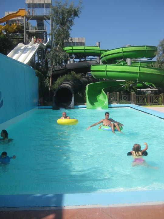 Горки в аквопарке Fodele Beach & Water Park Holiday Resort