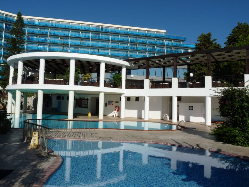 Teil vom Pool Hotel Calypso Beach