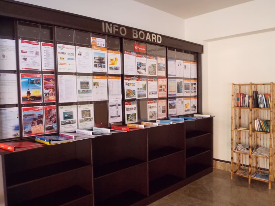 Информационный стенд и мини-библиотека Siam Elegance Hotels & Spa