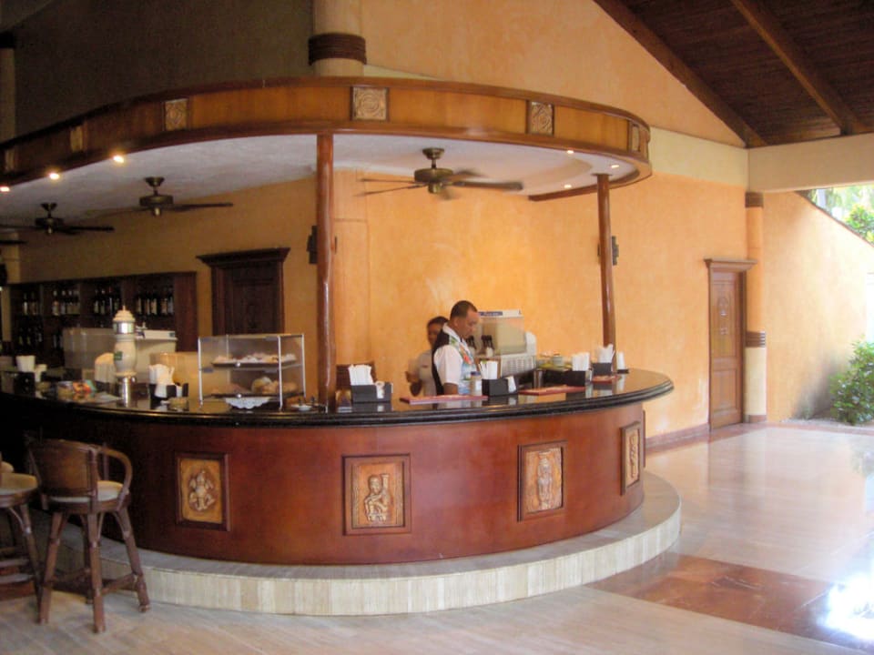 Bar  Hotel Grand Palladium Palace Resort, Spa & Casino