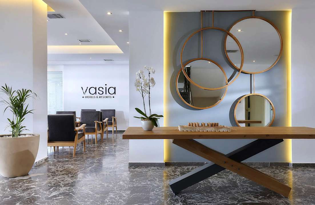 Lobby Vasia Royal Hotel