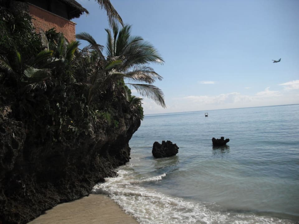 Strand Bahari Beach Hotel