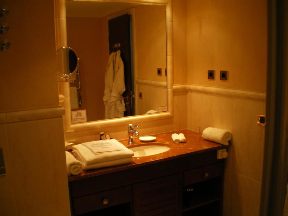 Perfektes Bad mit bodengleicher Dusche. Hotel Gran Belveder