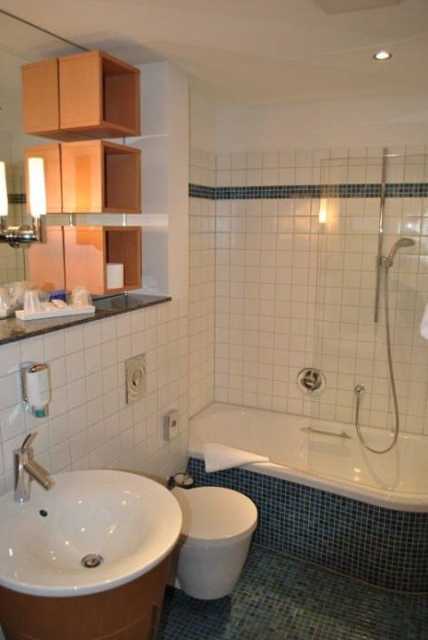 Bad mit Badewanne ART Hotel Ahlen