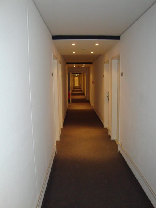 Gang im 4. Stock Motel One München-East Side