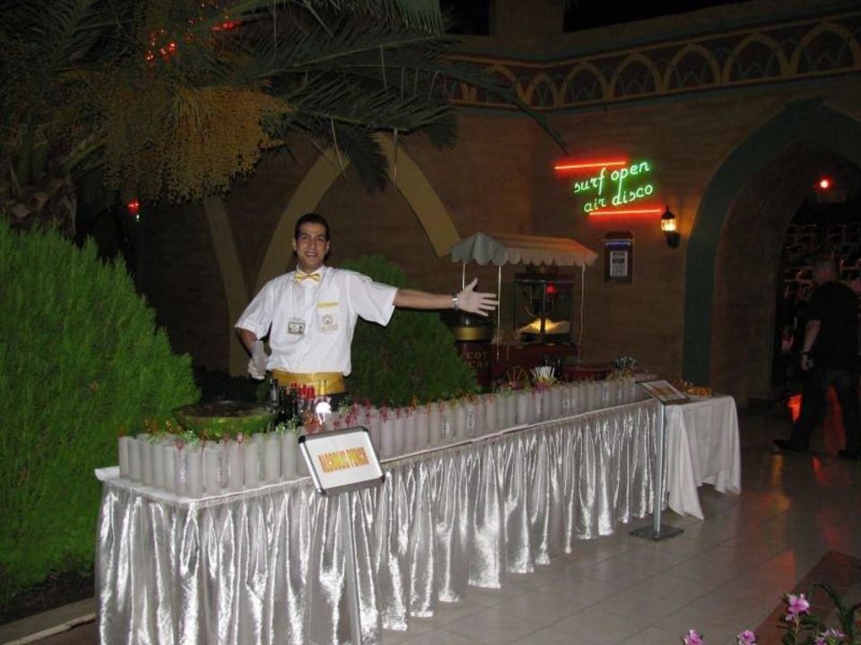 Verpflegung bei der Kinderdisco Delphin Deluxe Resort
