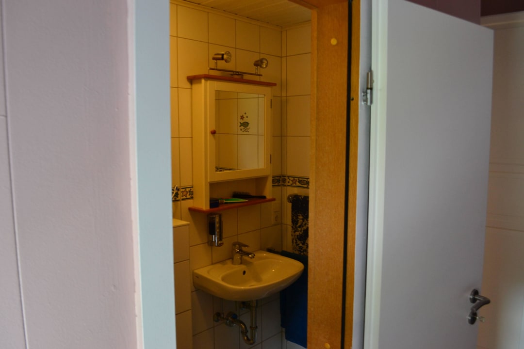 Badezimmer.... die reinste Katastrophe... KLEIN Haus Schiffsmuseum