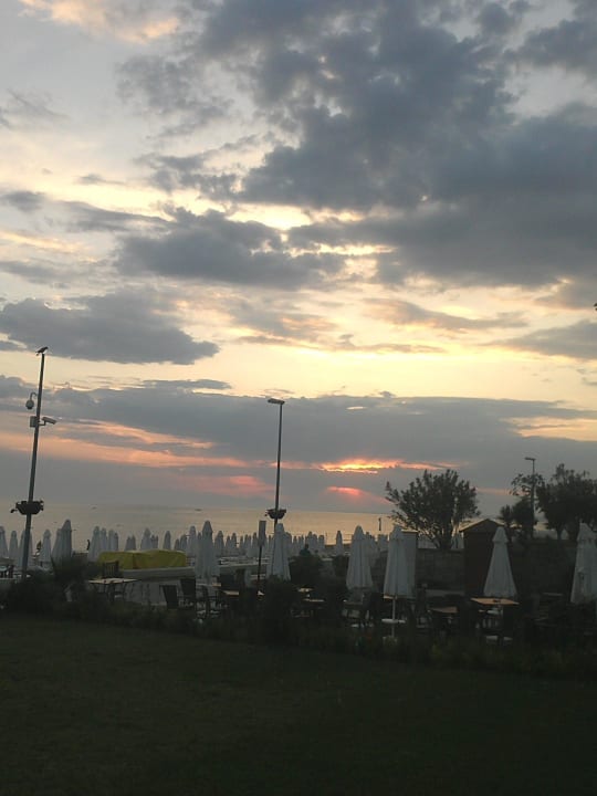 Sonnenuntergang vorm Restaurant Hotel Sirma