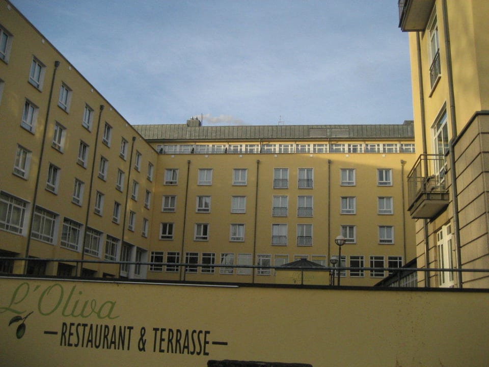 Blick auf den Innenhof Dorint Hotel Bonn