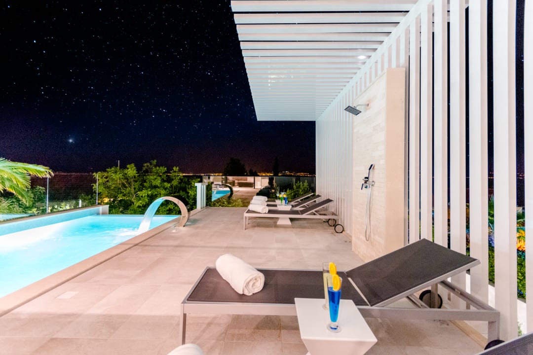 Pool Villa Vitae & Villa Pax