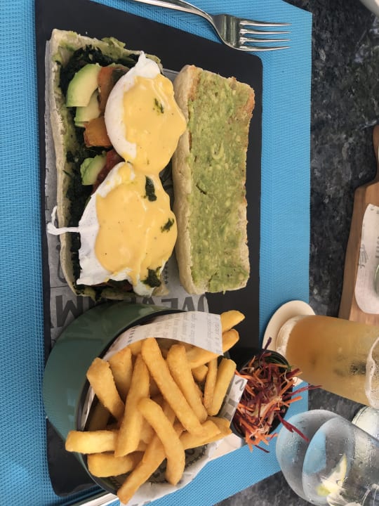 Gastro Outrigger Maldives Maafushivaru Resort