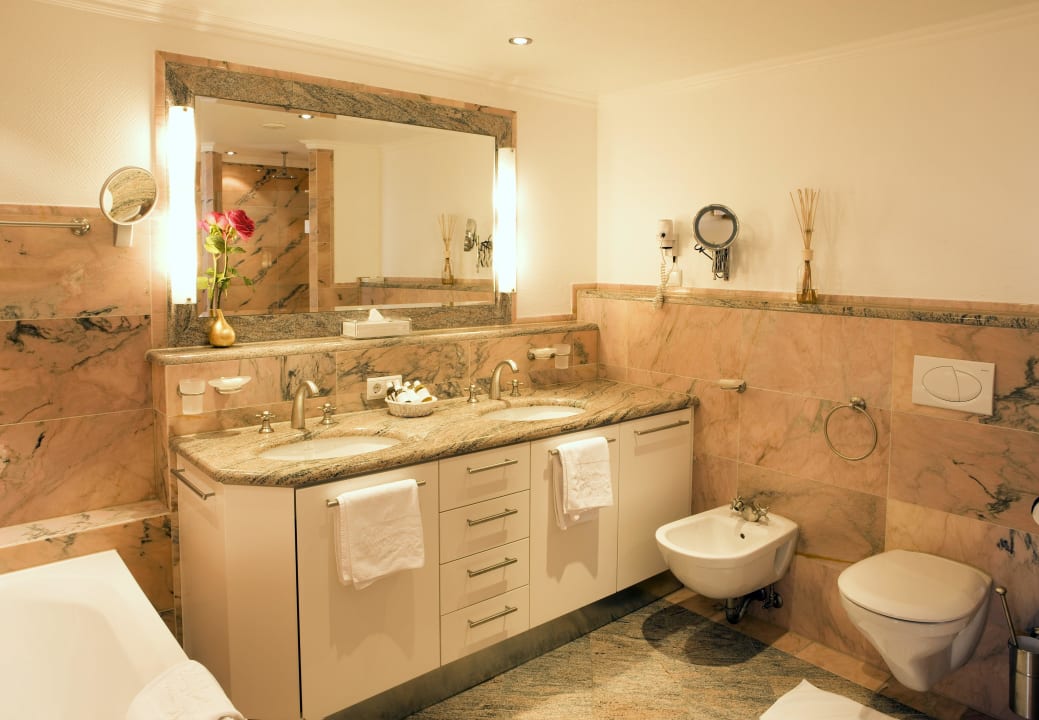 Lynch Bages, Deluxesuite, Badzimmer Nr. 2 Hotel Hospiz Alm Residenzen