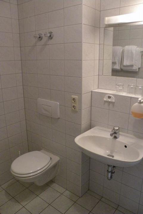 Dusch-Badezimmer Panoramahotel Fohlenhof