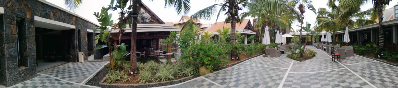 Außenansicht Crystals Beach Resort Belle Mare, a member of Radisson Individuals