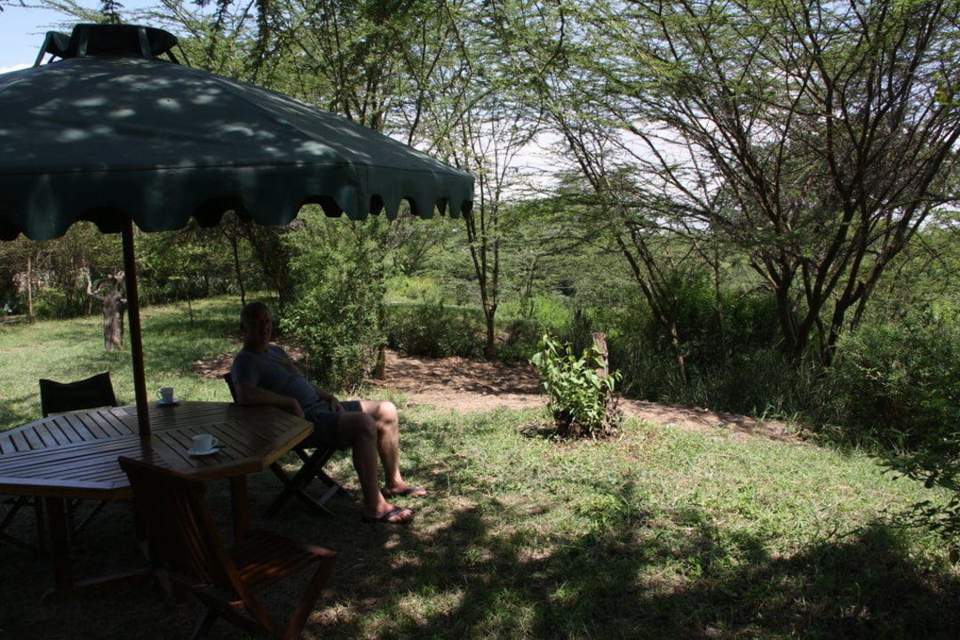 Garten vor dem Restaurant Aruba-Mara Camp