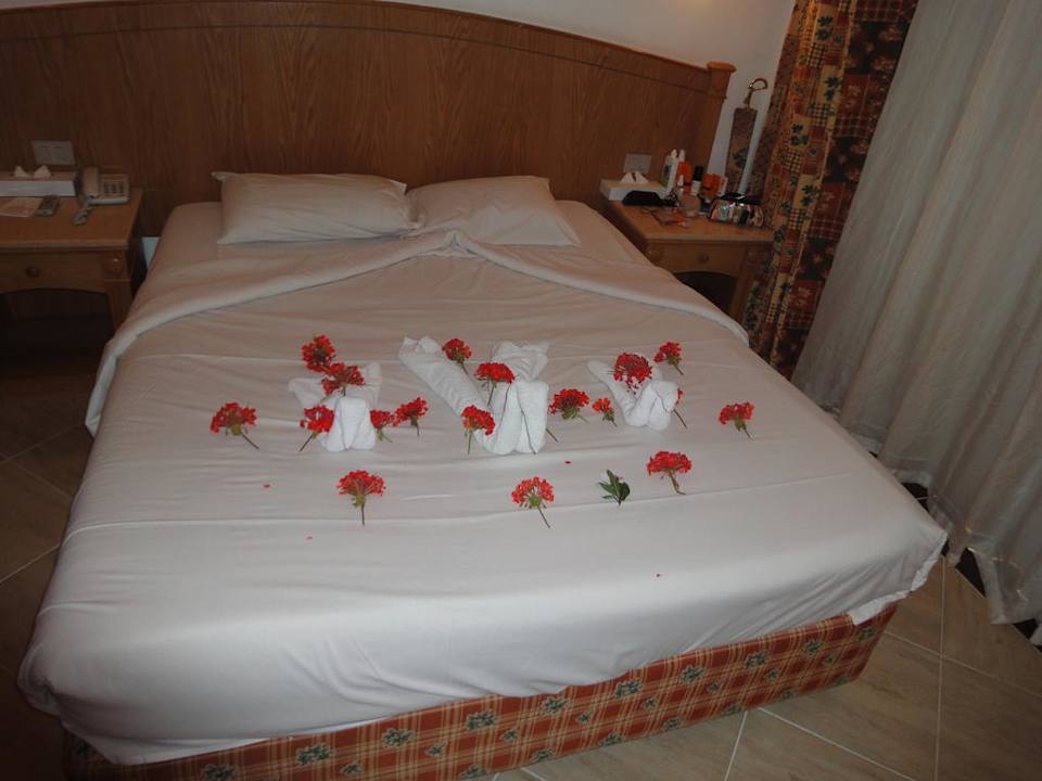 Liebesbett  Pickalbatros Alf Leila Wa Leila Resort - Neverland Hurghada