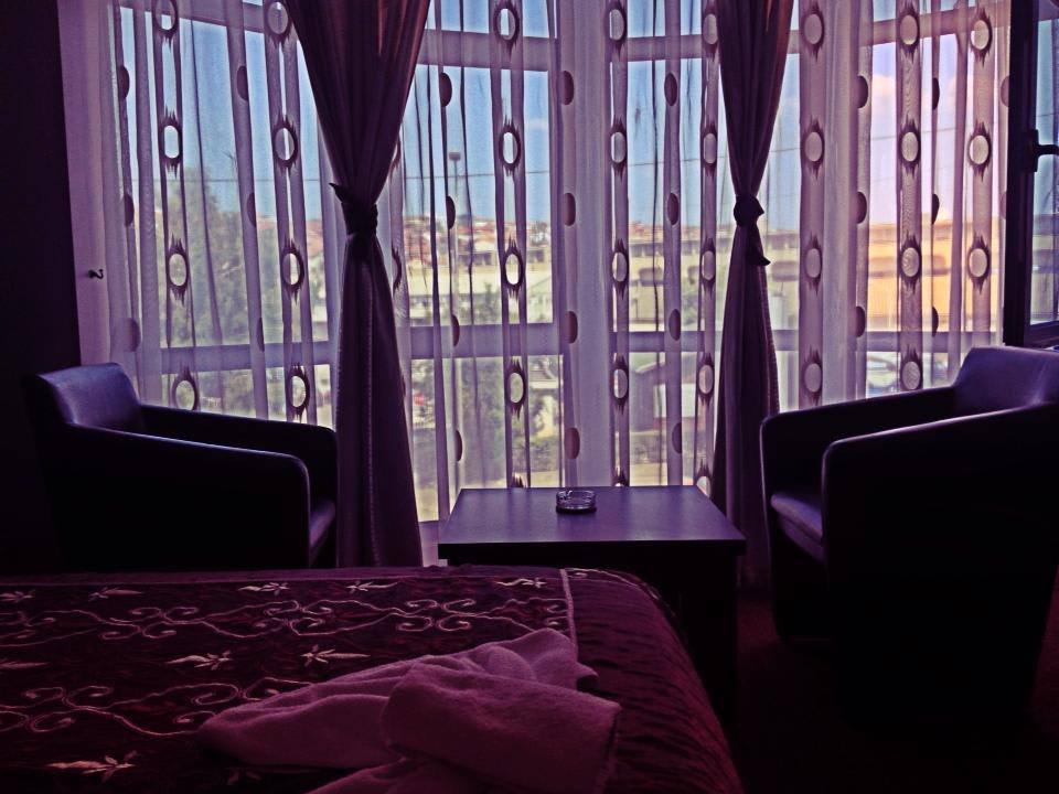 Room 301 Hotel Real