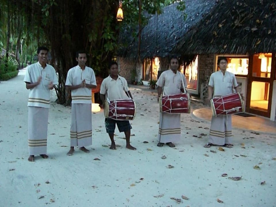 Begrüßungskomitee des Hotels Kuredu Island Resort & Spa