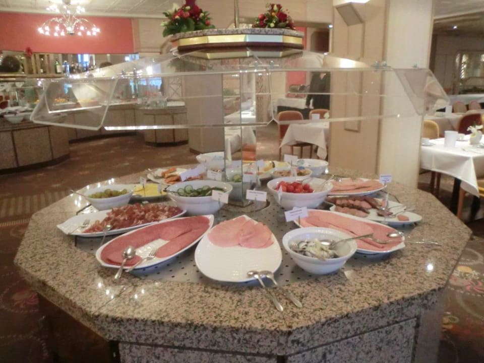 Frühstücksrestaurant Wurst von Aldi - Lidl & Co Wyndham Garden Lahnstein Koblenz Hotel