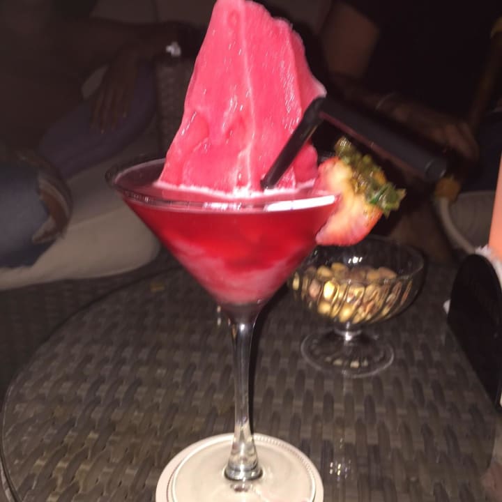 Ein Erdbeer Cocktail  DoubleTree by Hilton Resort & Spa Marjan Island