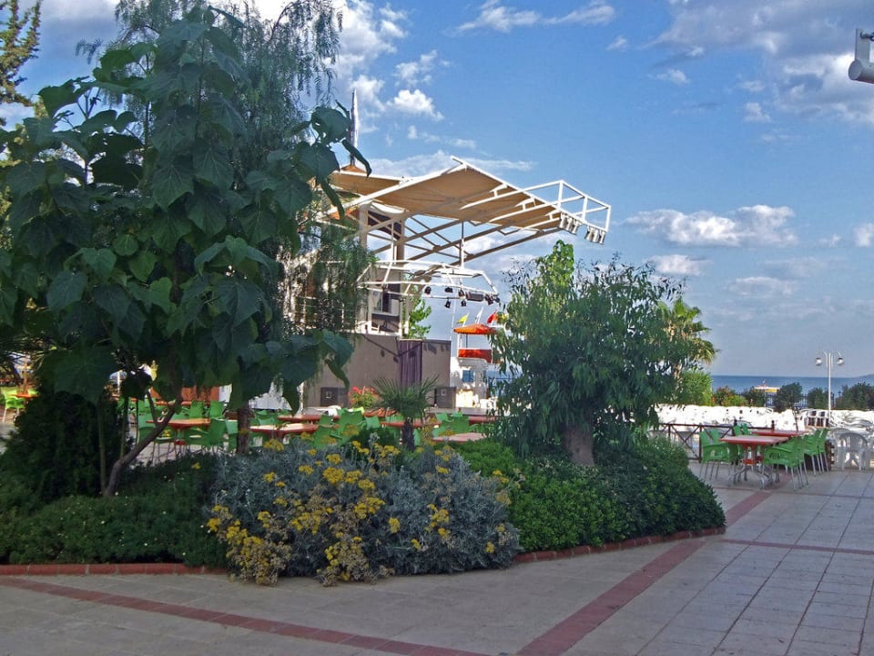 Theater Lonicera Resort & Spa Hotel